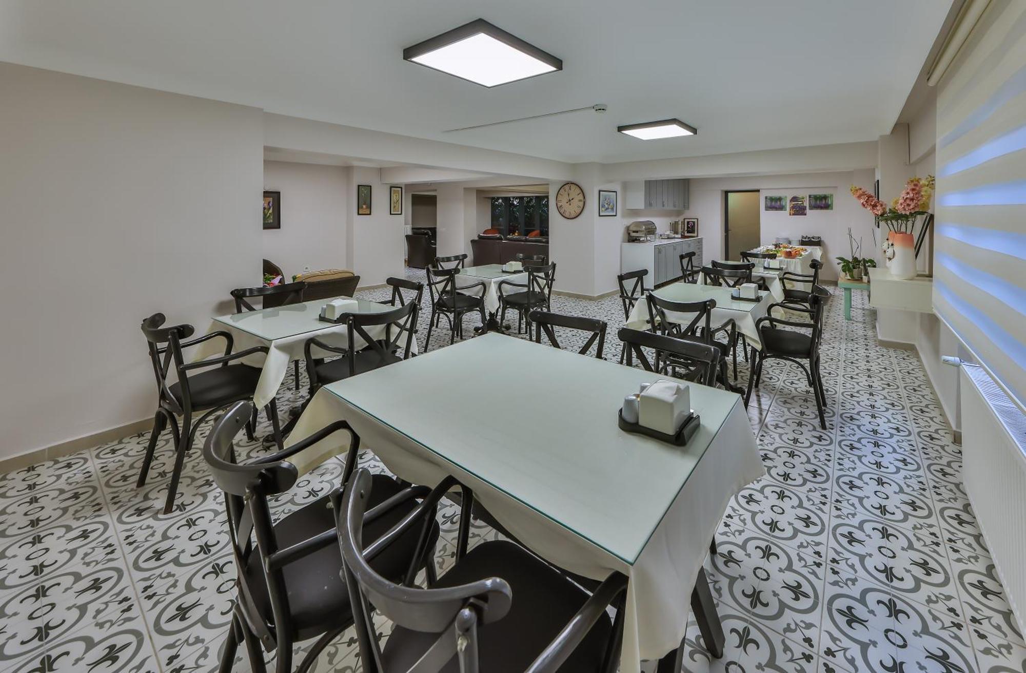 B&B Palmada